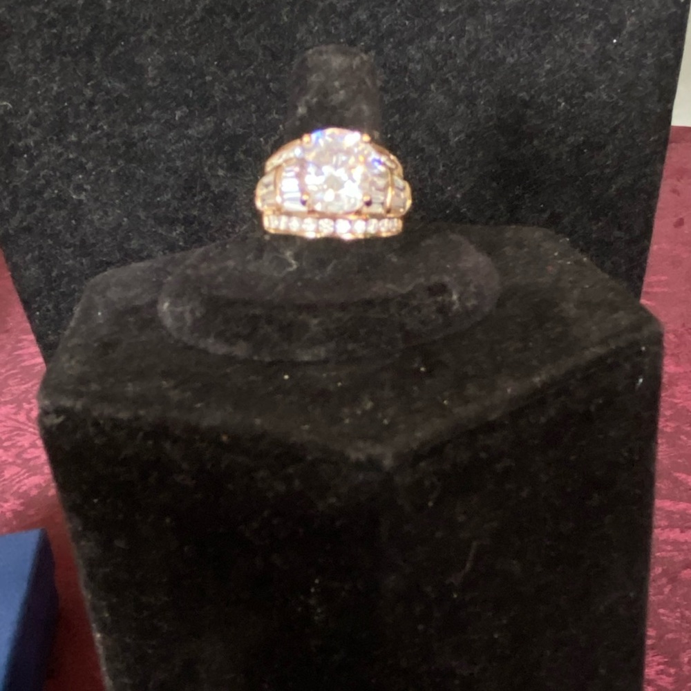 RING - Picture 10 of 12